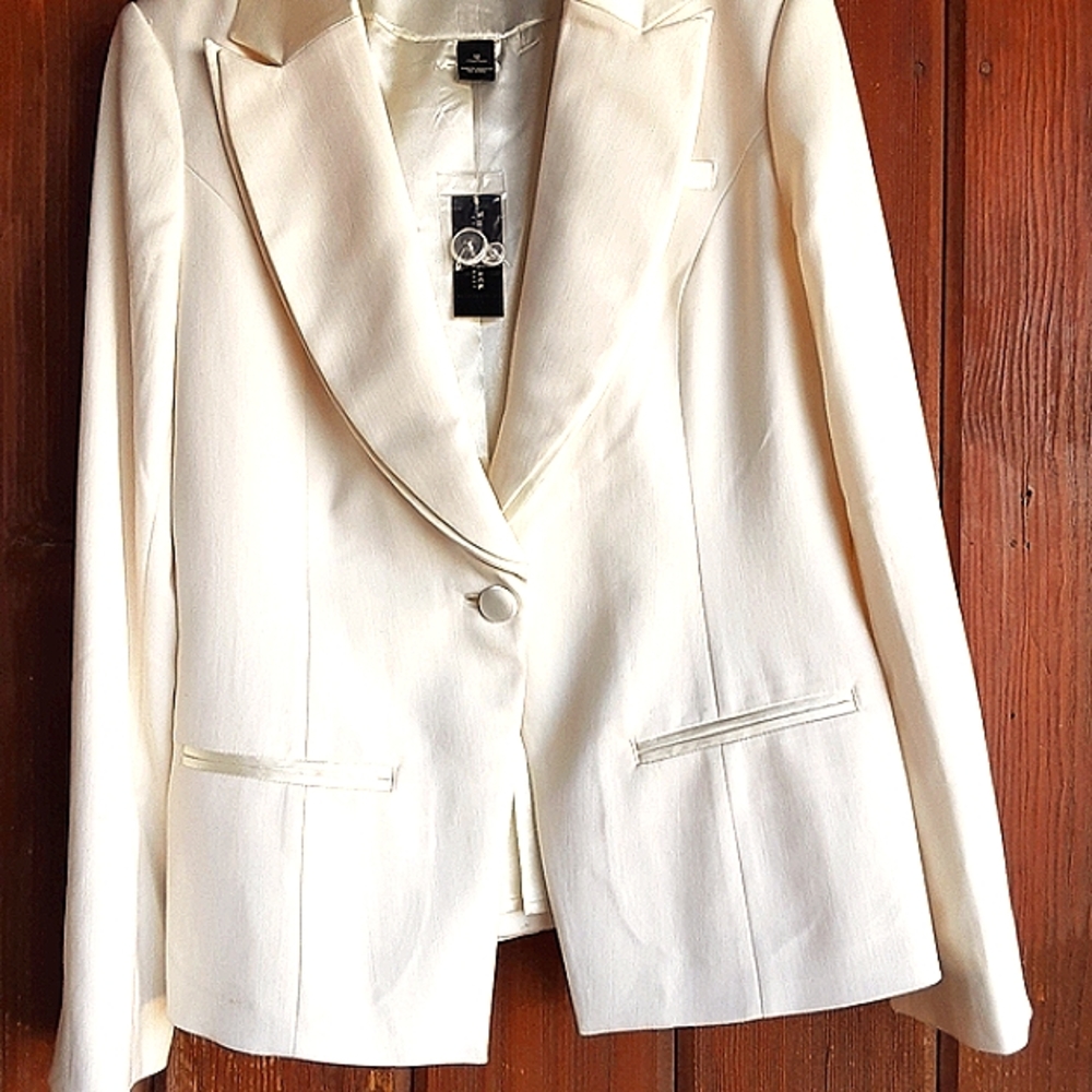 LAST CHANCE WHBM Ivory Cream Jacket